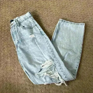 Jeans are from Aeropostale. Size 6.